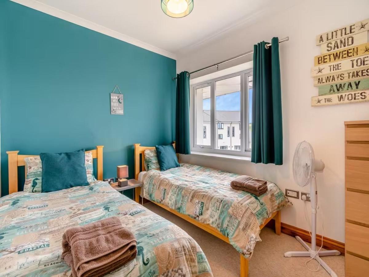 Cosy Town House Sleeps 8 Διαμέρισμα Pembroke Dock Εξωτερικό φωτογραφία